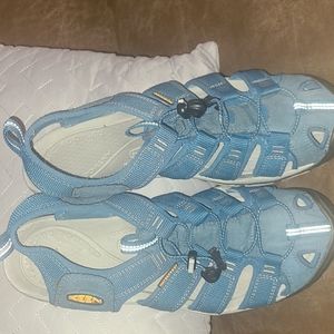 Keen shoe's
